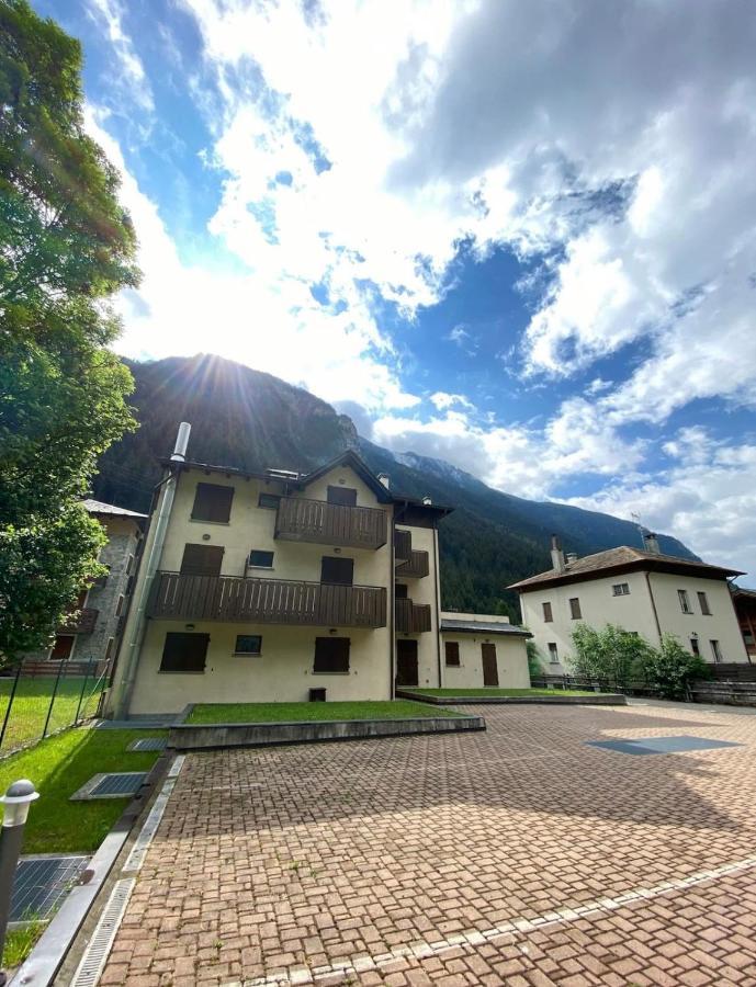 Ferienwohnung Bianchina - Bilocale Con Giardino Privato Valdisotto Exterior foto